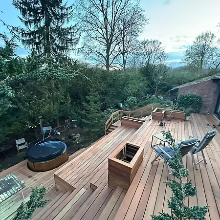 Architect House With Hot Tub And Deck In A Secluded Spot *
